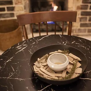 https://intimate-library-studio-minutes-to-forsyth-park.top-hotels-in-savannah.com
