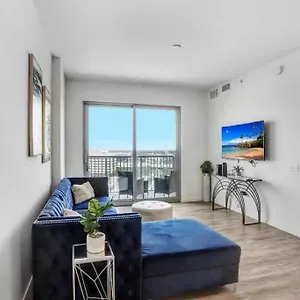 https://urban-chic-1br-downtown-pool-balcony-views.hotelstampa.org